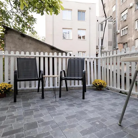 Botanica Free Parking