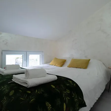 Botanica Free Parking