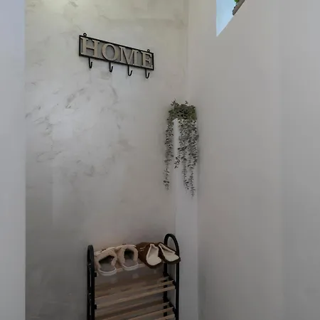 Botanica Free Parking